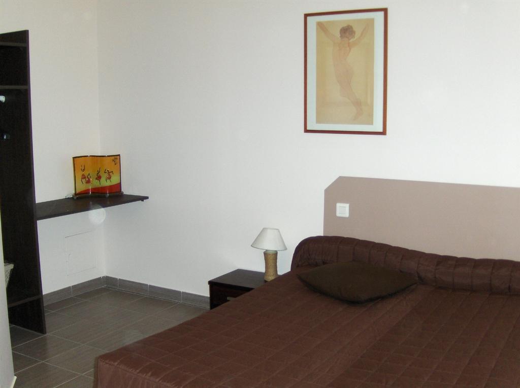 Hotel Le Juliano Carbon-Blanc Room photo